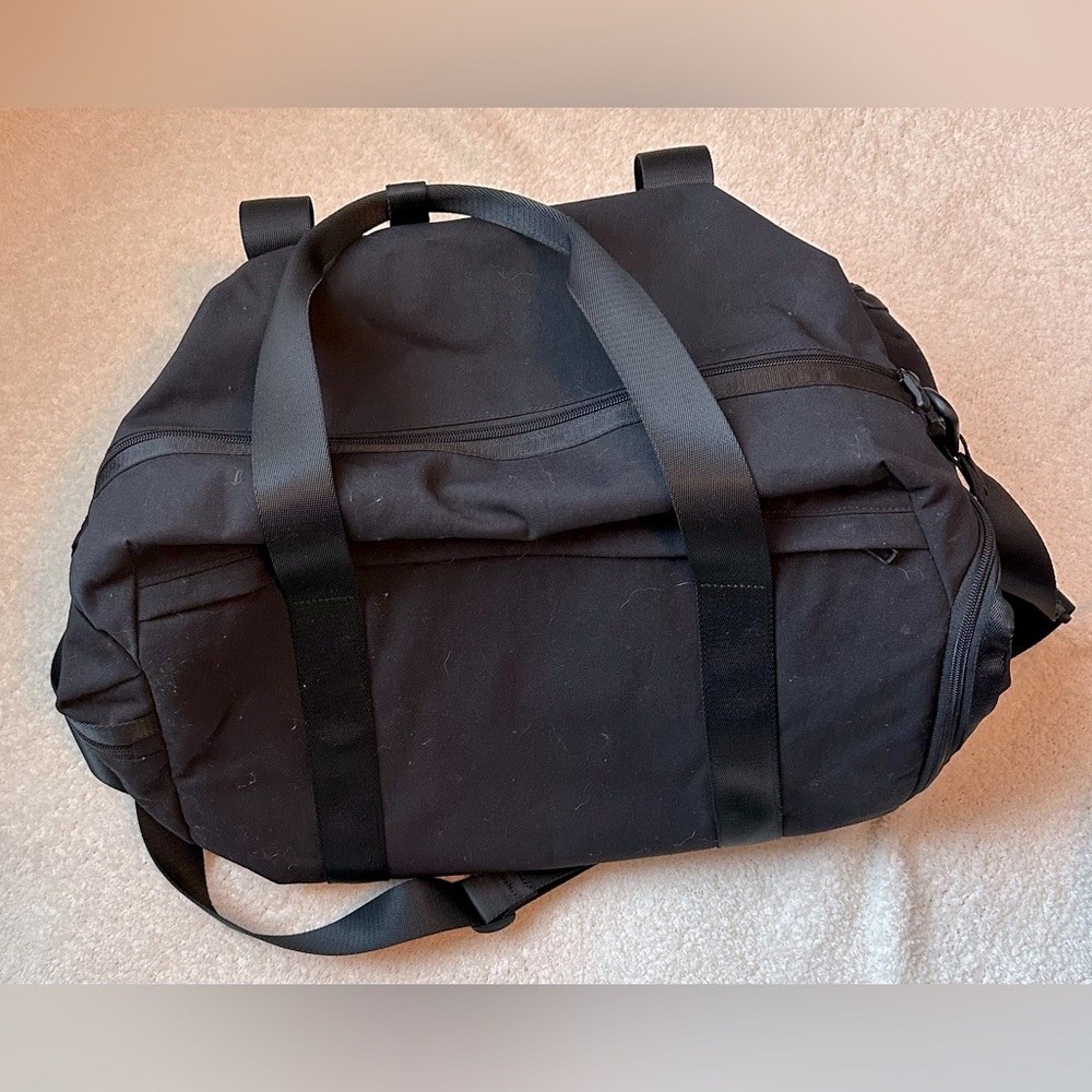 Lululemon Command The Day Duffle Bag
﻿﻿
﻿﻿
